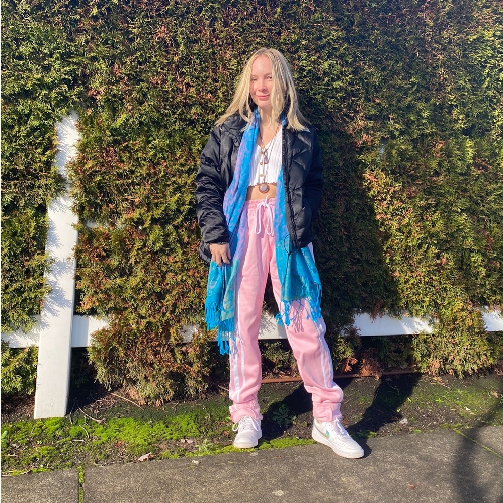 PRETTY LITTLE THING SWEATS